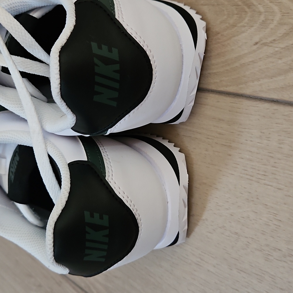Nike Cortez Green And White Sneakers 5.5 - Picture 5 of 9